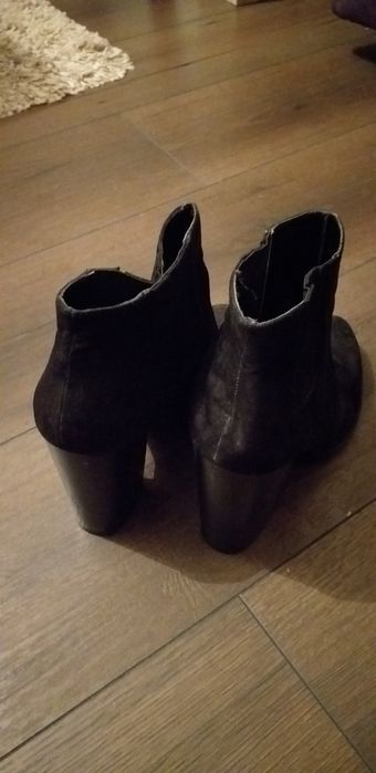 Ghete Zara  piele intoarsa