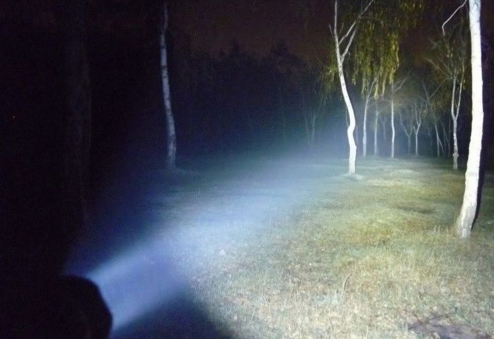 Мощный электрофонарь-прожектор