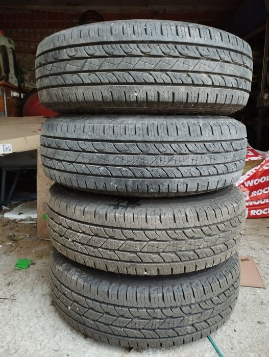 Гуми с джанти 235/75/16  все сезонни