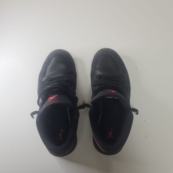 Jordan 1 low red orbit