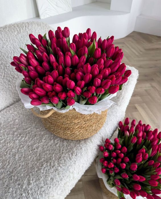 101 тюльпан в корзине 75000