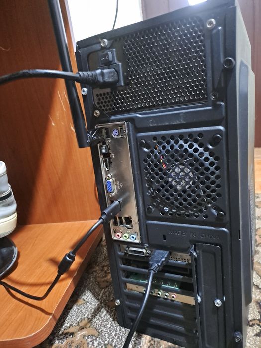 Vând pc gaming  în stare foarte bună