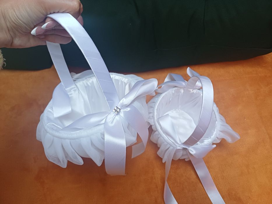 Сватба, кошници, изкуствени цветя