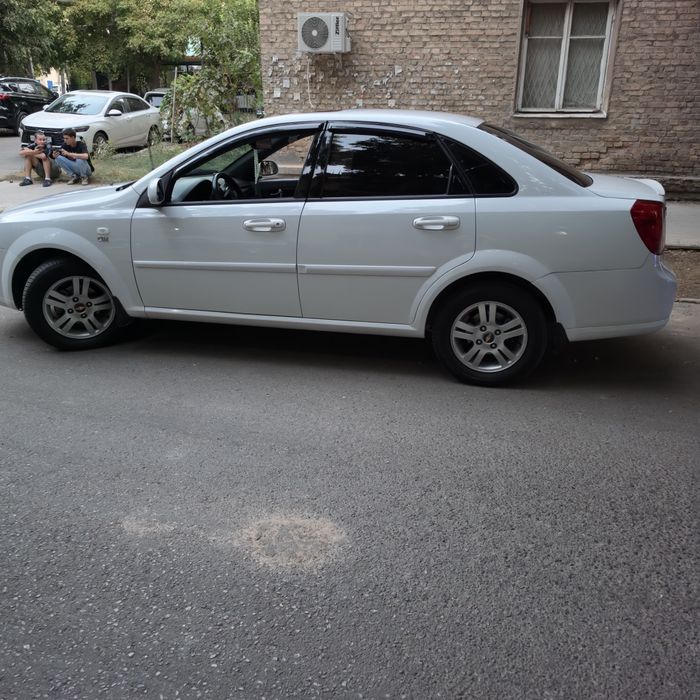 Prodam lacetti 1.8