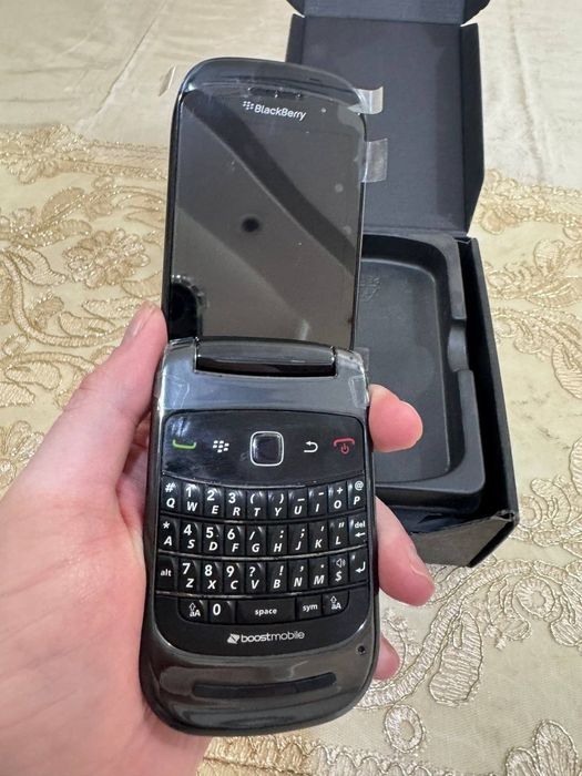Новый Blackberry 9670 CDMA Perfectum Mobile  коробка документ