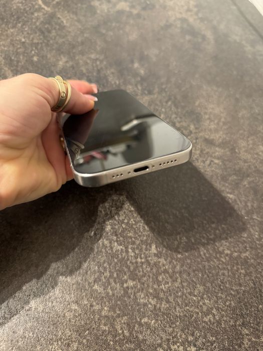 iPhone 15 pro 128 gb Natural titanium