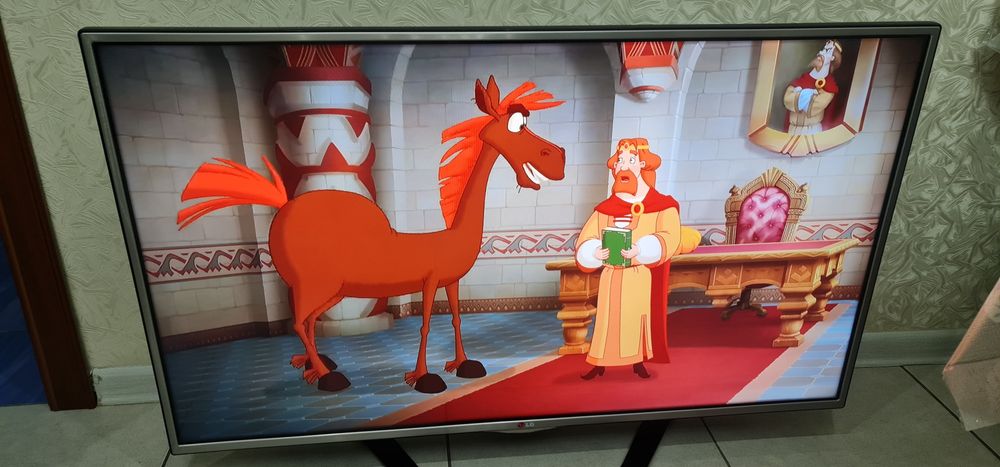 Смарт тв LG 120 см.