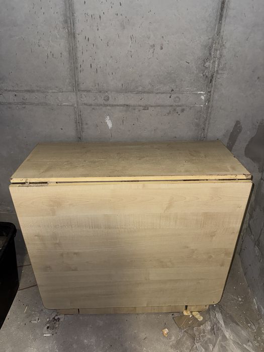 Продам срочно Стол книжка