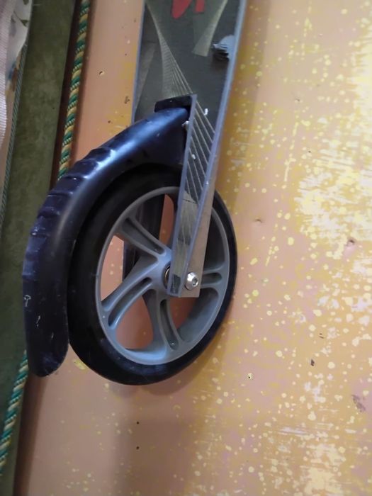 Самокат б/у (Roces)