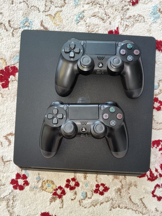 Playstation 4 slim