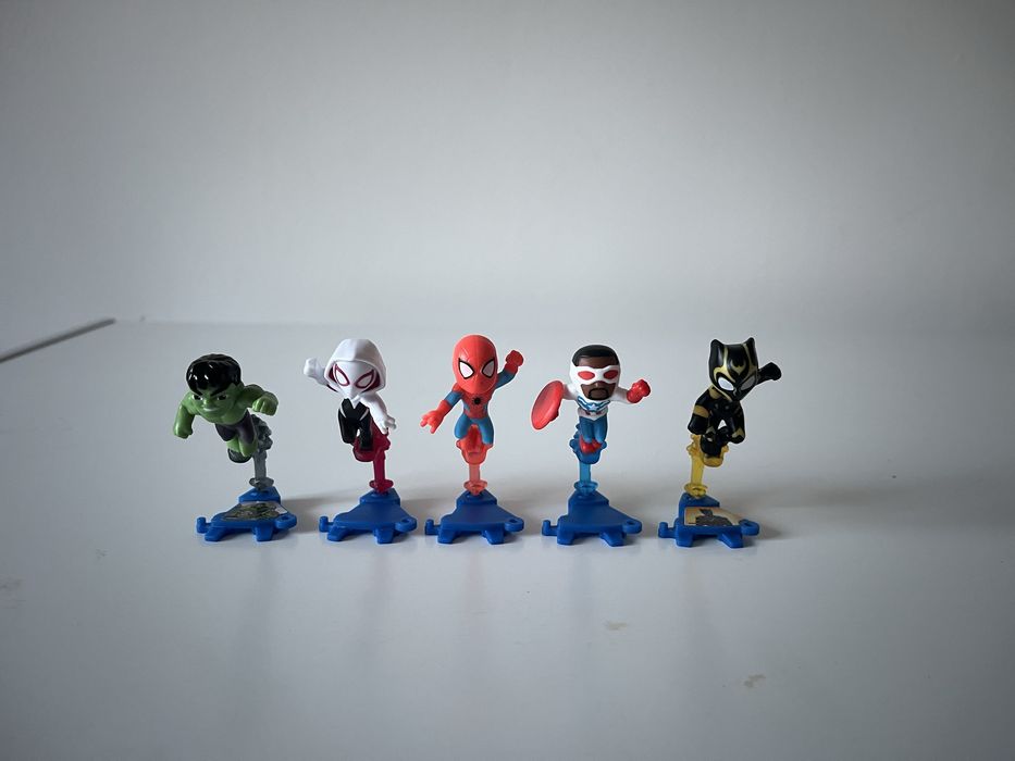 Продам игрушки киндер сюрприза