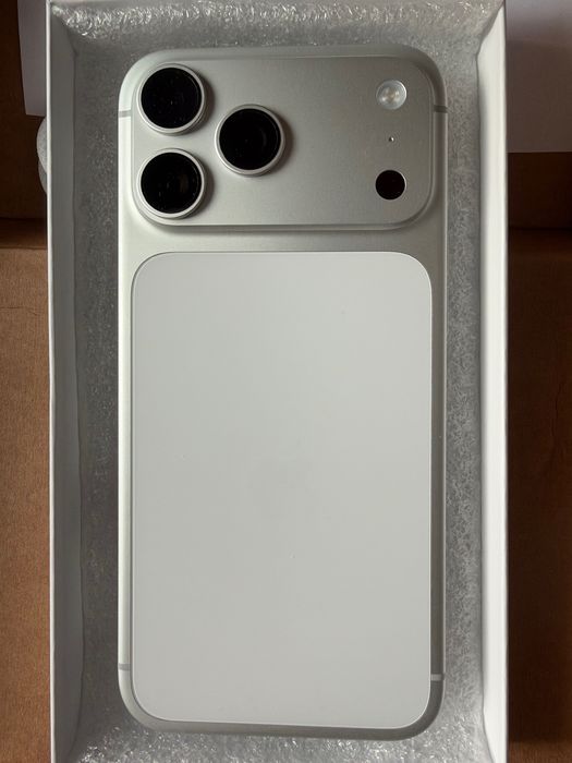 iPhone 17 pro max
