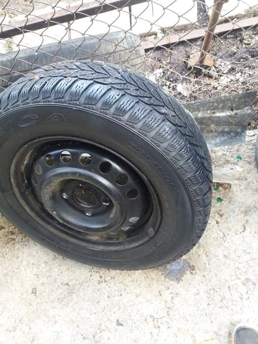 Зимни гуми с джанти 13цола debica/barum