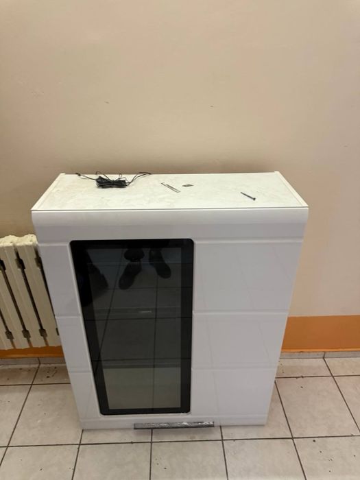 Продаю тумбочки под ТВ зону