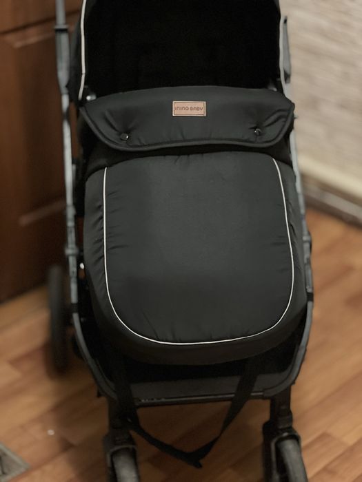 Коляска прогулочная Ining baby, черная