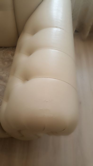 Продам Диваны кожаные