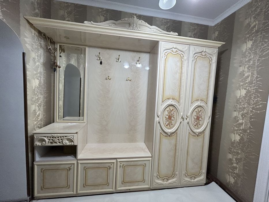 Шкаф для прихожей