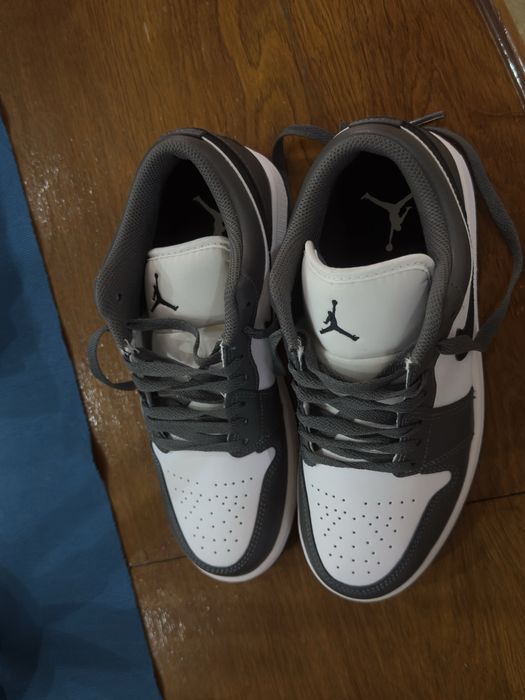 Vând urgent Air Jordan 1 sneakers low 40/7