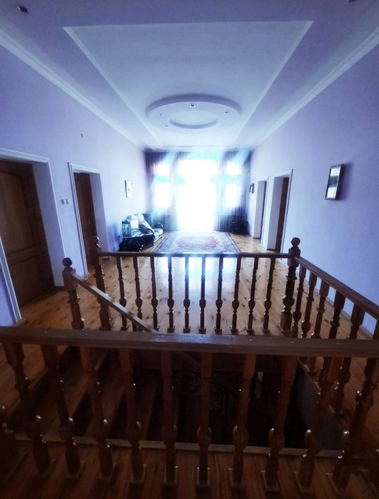 Дом 8,5 соток 8 комнат 400 м2 центр Кибрай Qibray markaz uy 8,5 sotix