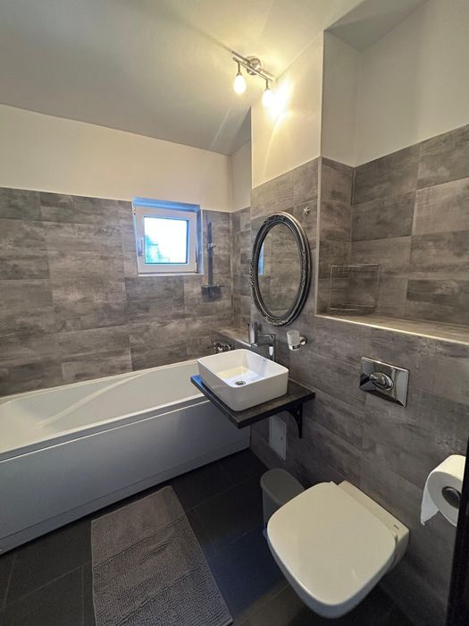 Particular Apartament 4 camere str Harmanului