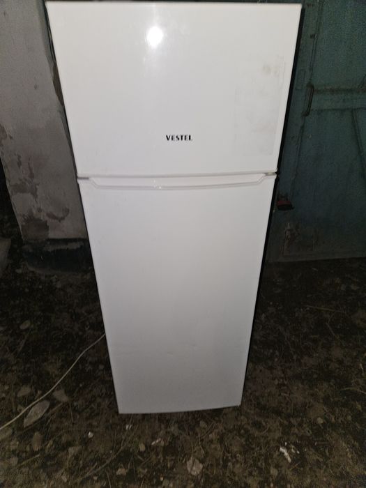 Холодильник vestel невключается мотор згорел