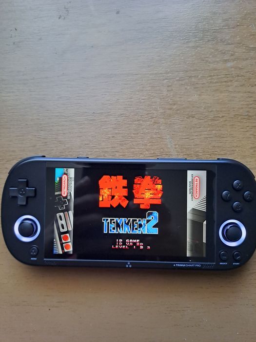 Trimui Smart Pro - ретро гейминг конзола