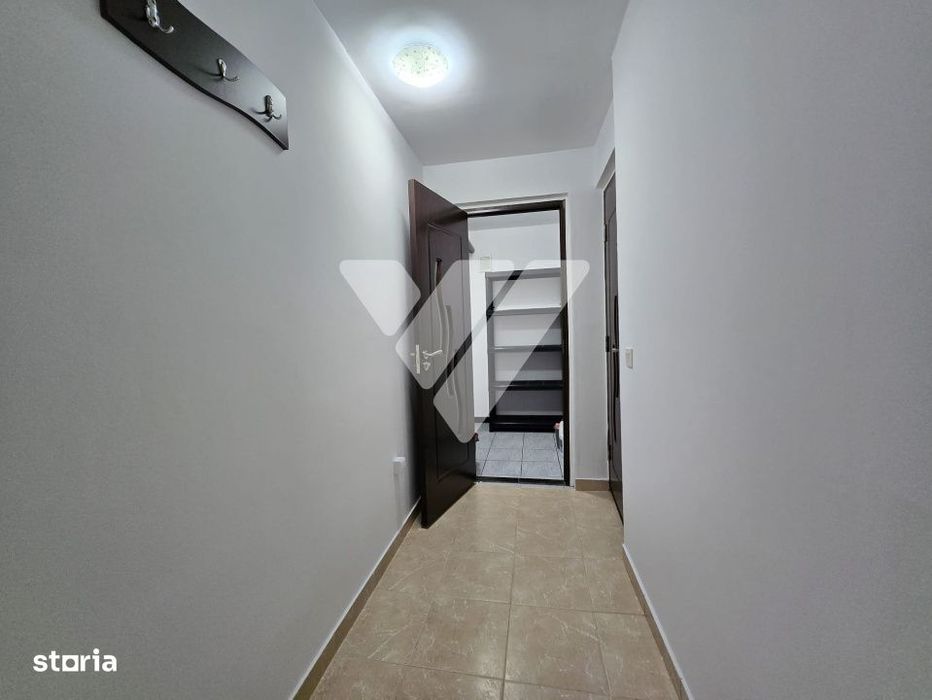 Apartament tip mansarda 3 camere de vanzare Zona Strand — fotografia 3