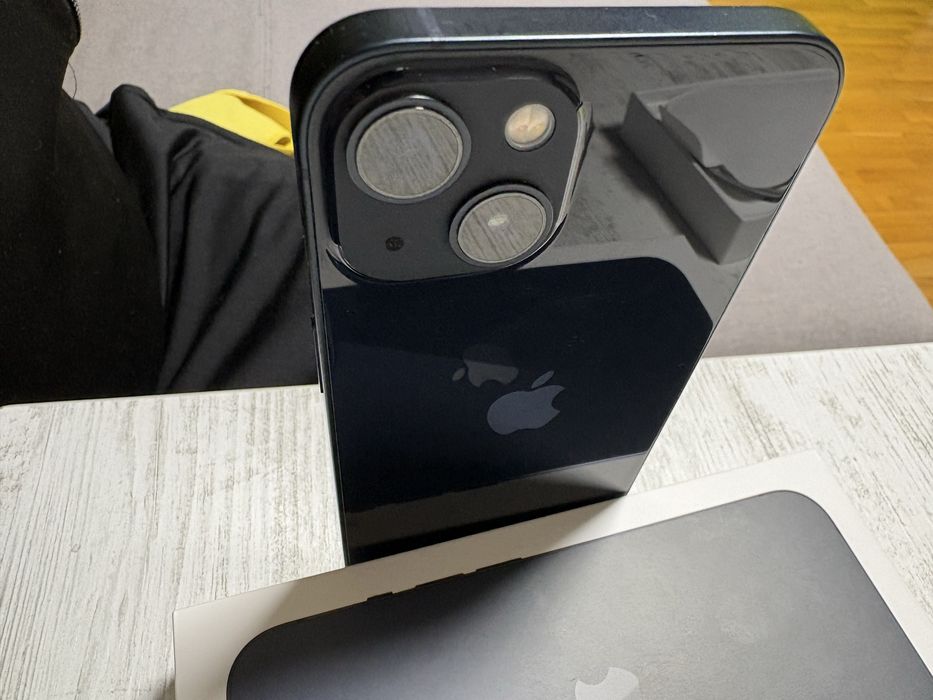 IPhone 13 в отлино състояние 86% батерия