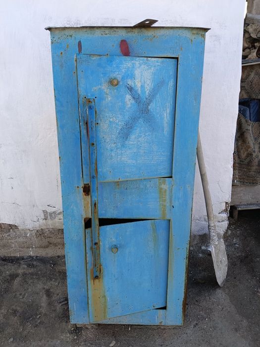 Сейф советский с двумя дверцами 50тыс.тенге.