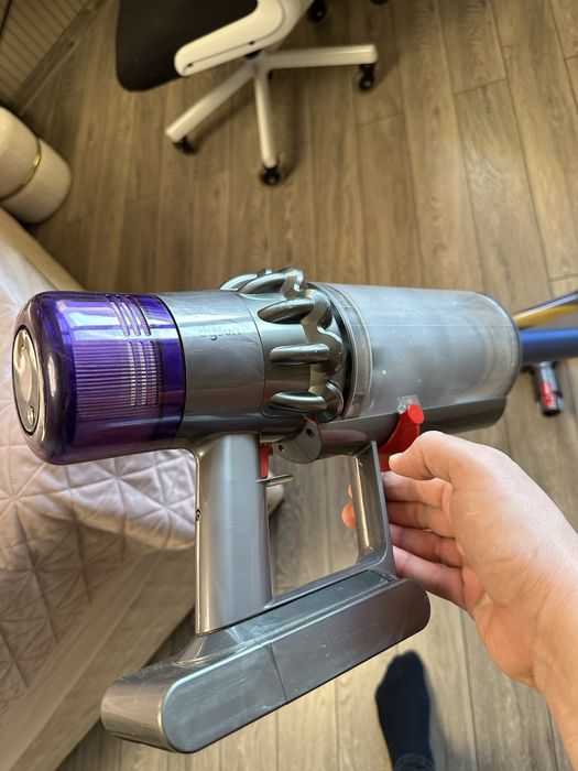 Прахосмукачка Dyson V11