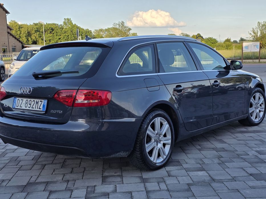 Audi A4 2.0tdi 143cp automatik 8+1 Navi/Led/Xenon/Klimatronic/Pilot/Senzori/Start&Stop