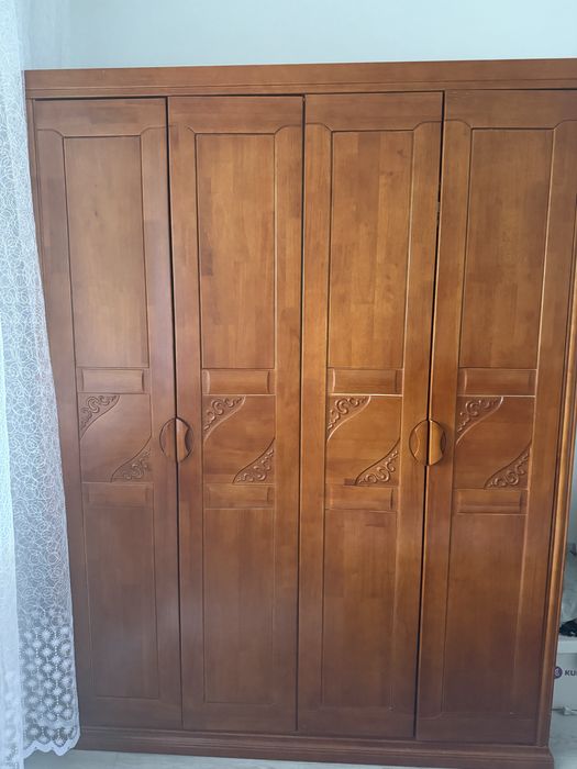 Продам шкаф и кравать . Дерево