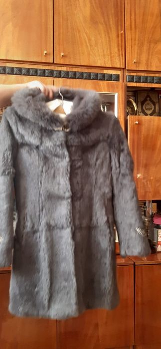 Продаётся, шуба капюшоном