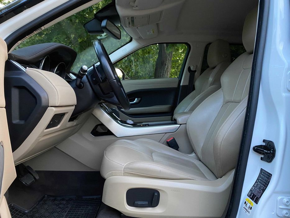 Range Rover Evoque 2016 | 2.0 Diesel | 150 CP | Automată | 4x4 | R-Dynamic