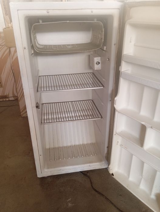 Холодилник сотилади холати яхши яхши ишлиди