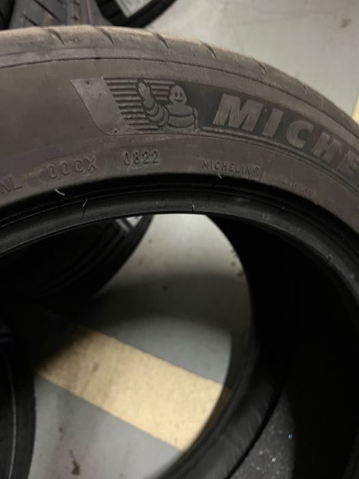255/45/19 Michelin Pilot sport 4 AO