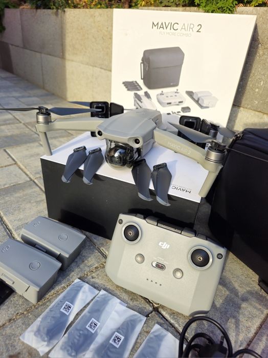 Drona DJI Mavic Air 2 Fly More Combo