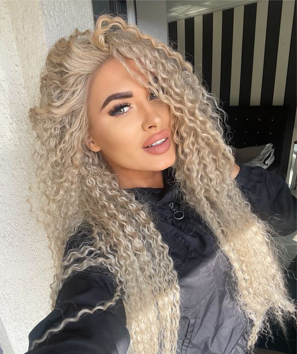 Peruca afro blonda  extra lunga 82 cm, plasa + spray peruci