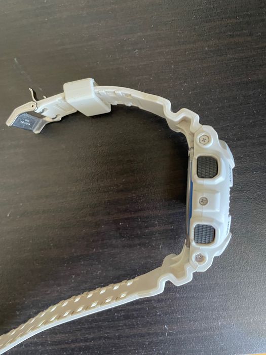 Часовник Casio G-shock