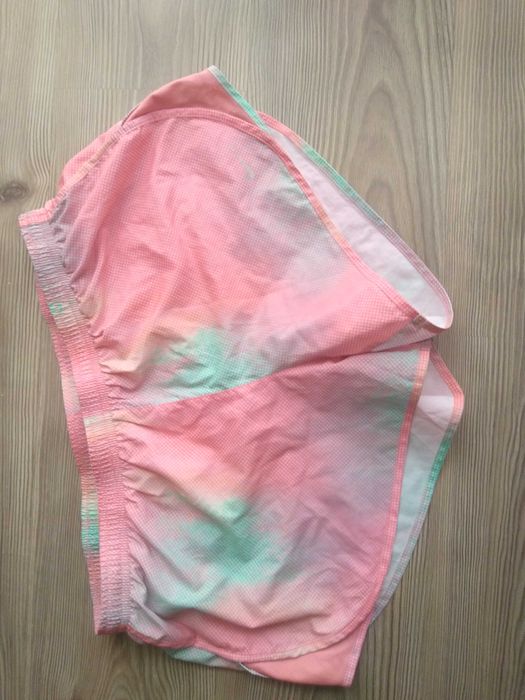 Nike дамски къси панталони