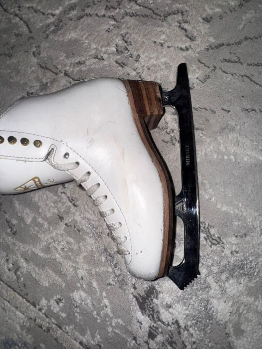 Продам коньки Jackson