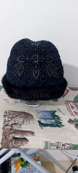 Продам женские шапки