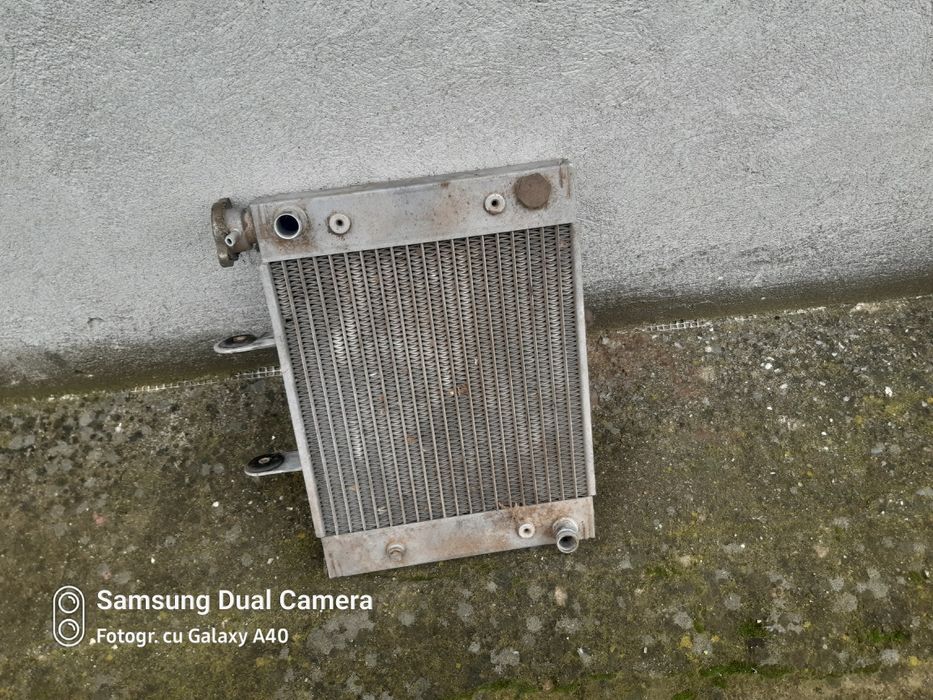 Vând radiator de ateveu bombardier de 200 an stare foarte bună