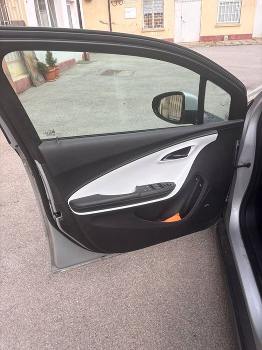 Chevrolet VOLT  плахин хибрид