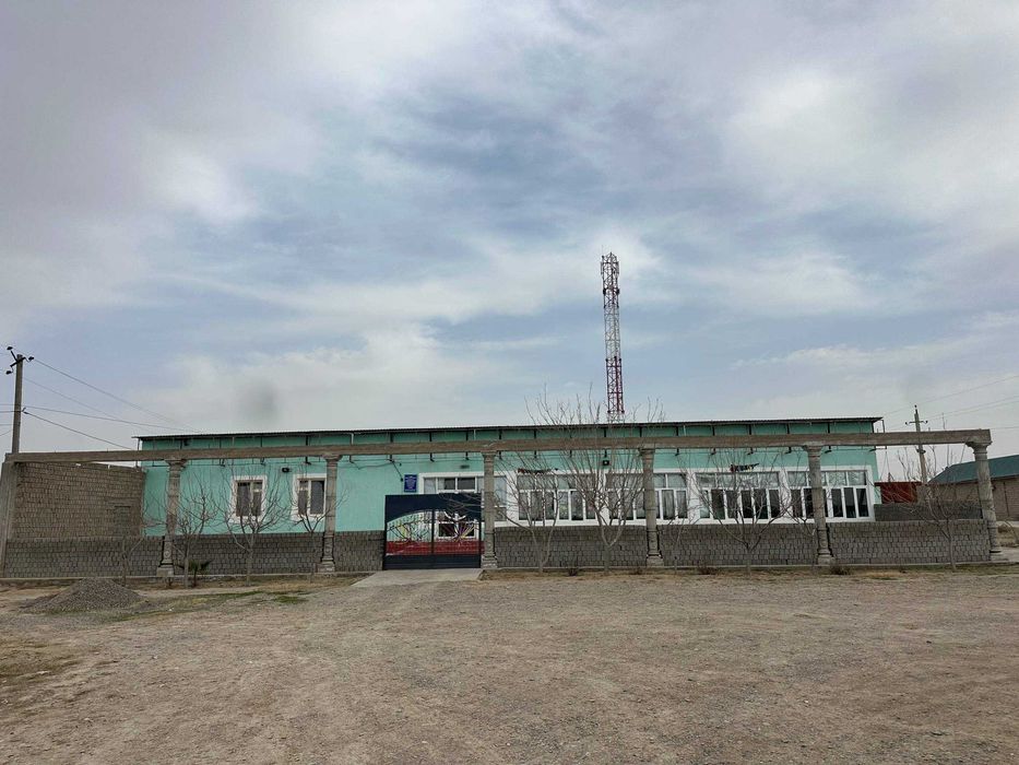 СРОЧНО  Чойхона сотилади  катта майдони билан Сув, свет, газ бор