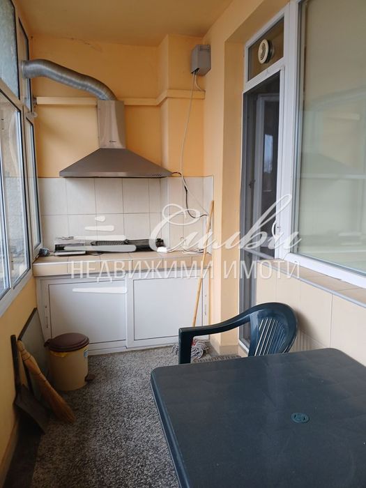 Продава се Четиристаен апартамент в Шумен, Куршум чешма - 100 кв.м за 1530 €/кв.м - Снимка #10