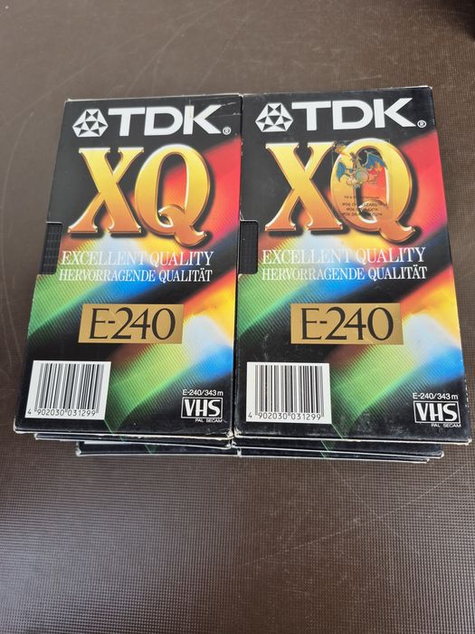 Vând 70 casete video VHS originale TDK de 240 minute,colectie  filme