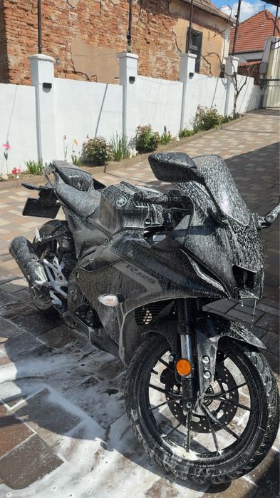 Yamaha YZF R125 generatia 4 an 2025 in garantie