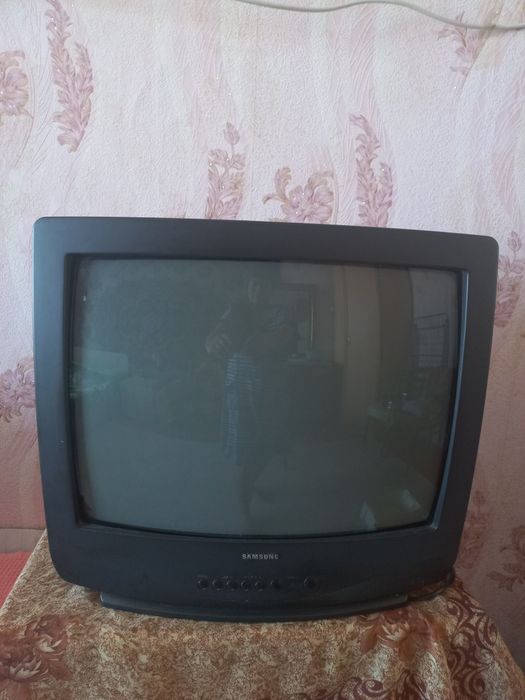 Продаю телевизор Самсунг