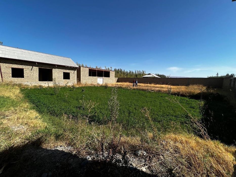 Янги курилган уй сотилади.